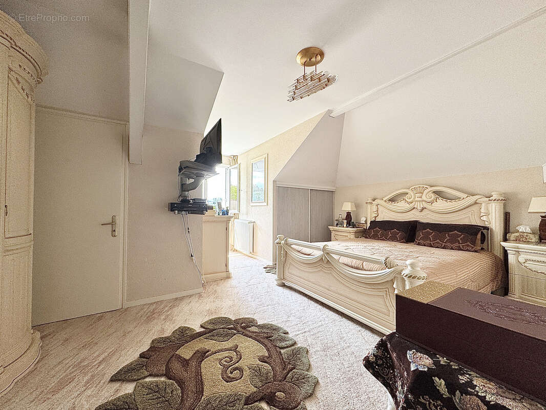 Maison à VETRAZ-MONTHOUX