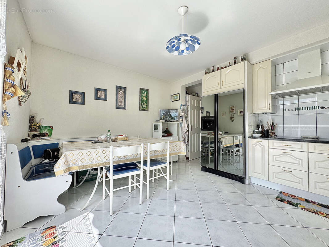 Maison à VETRAZ-MONTHOUX