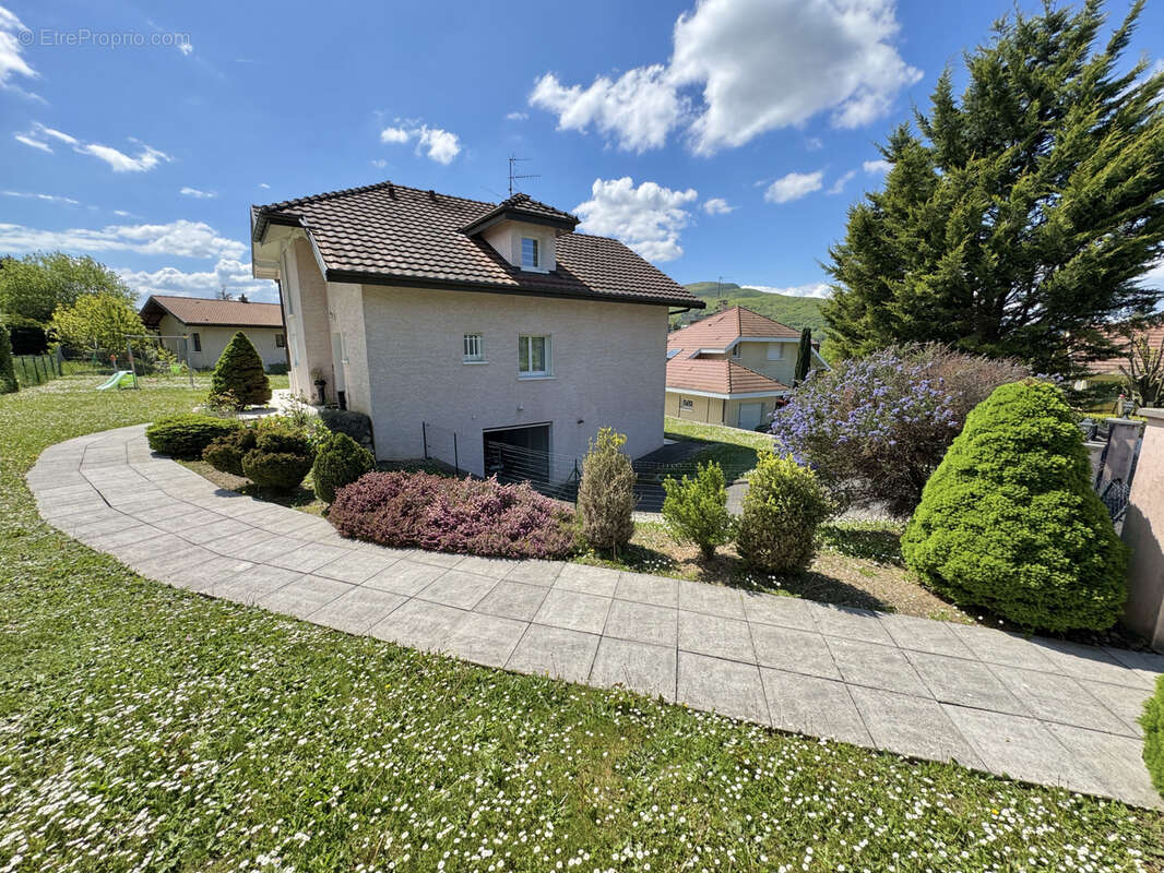 Maison à VETRAZ-MONTHOUX