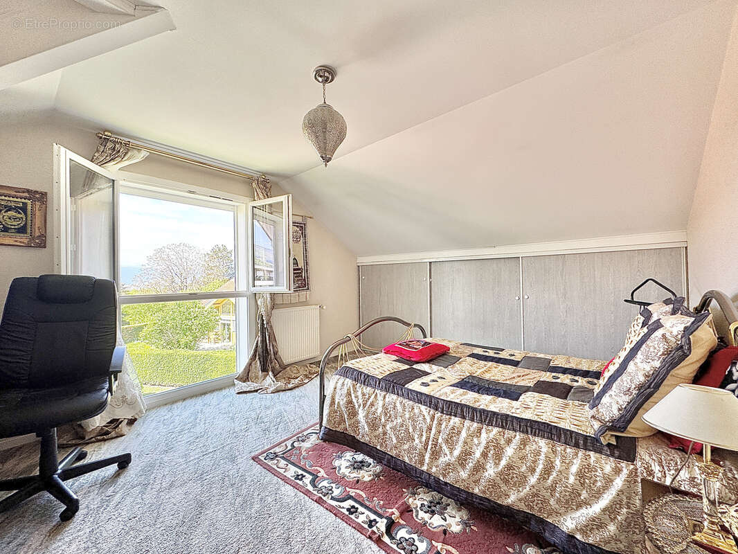 Maison à VETRAZ-MONTHOUX