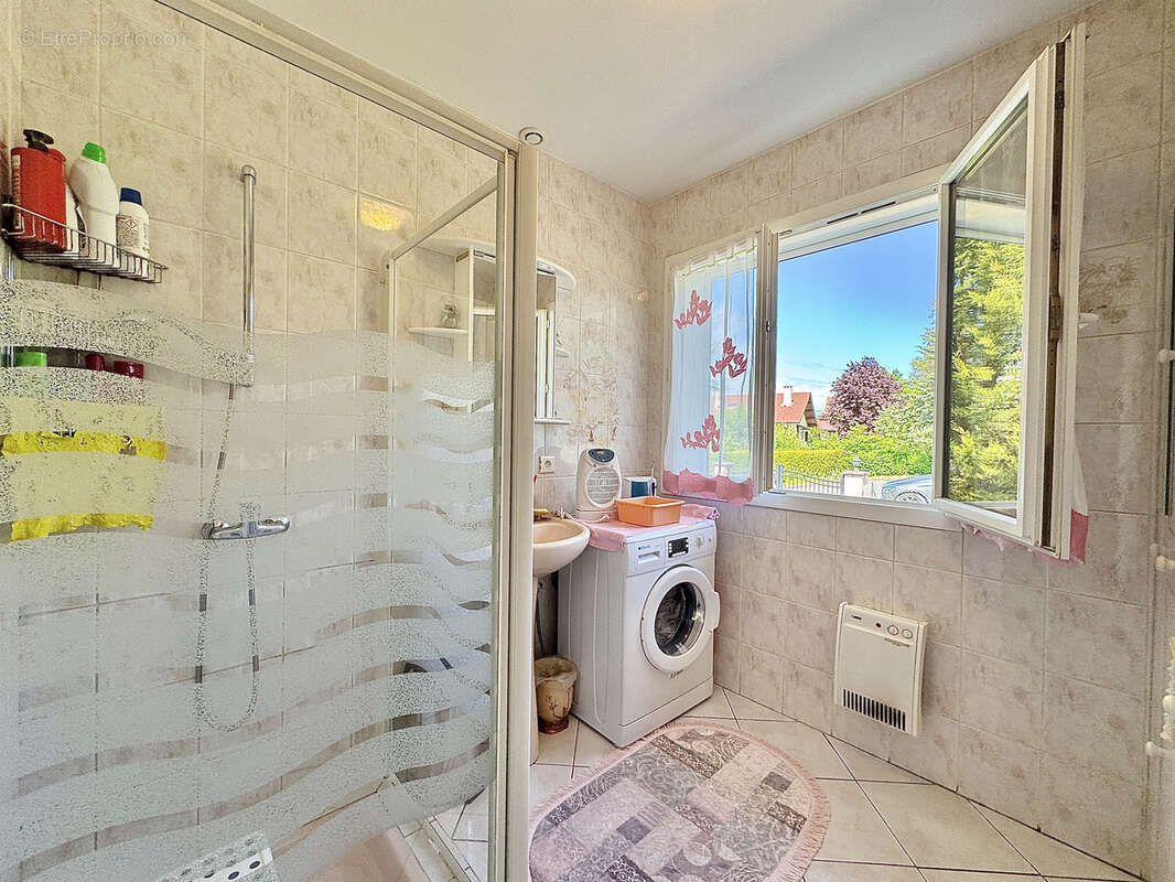 Maison à VETRAZ-MONTHOUX