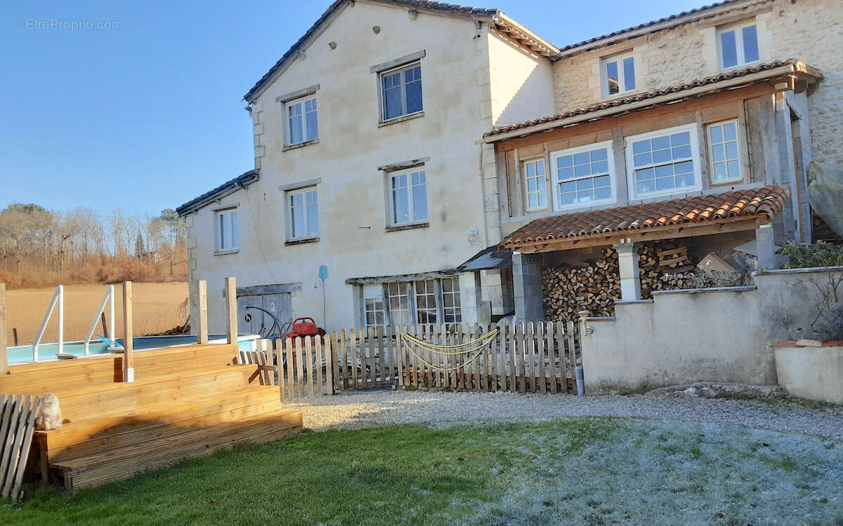 Maison à FESTALEMPS