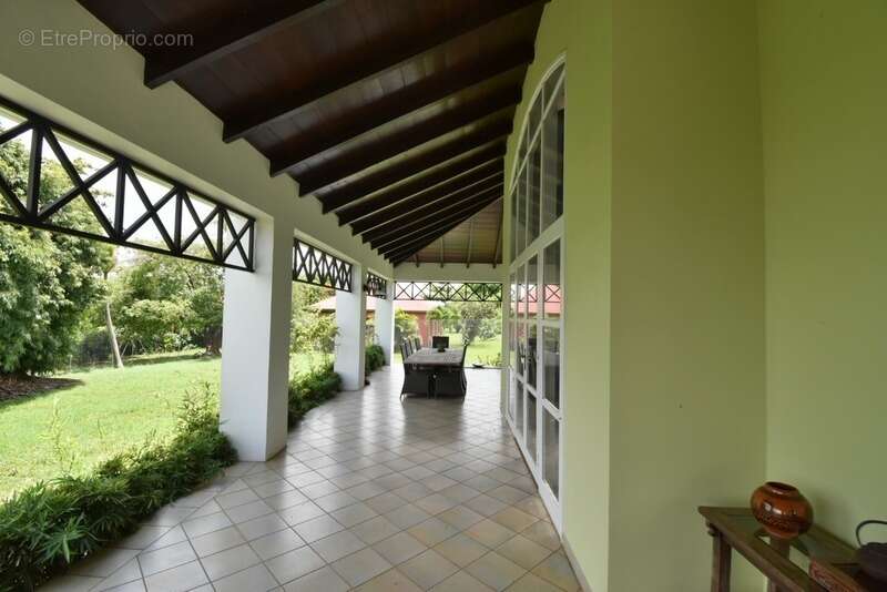 Maison à BAIE-MAHAULT