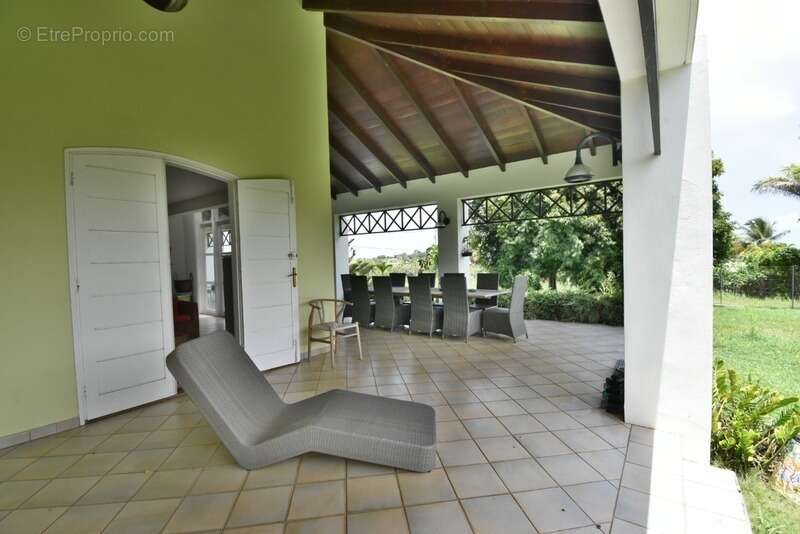 Maison à BAIE-MAHAULT