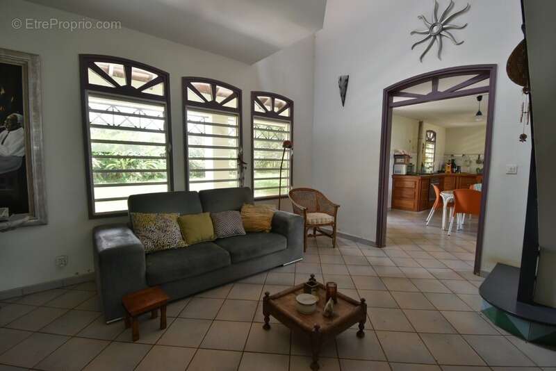 Maison à BAIE-MAHAULT