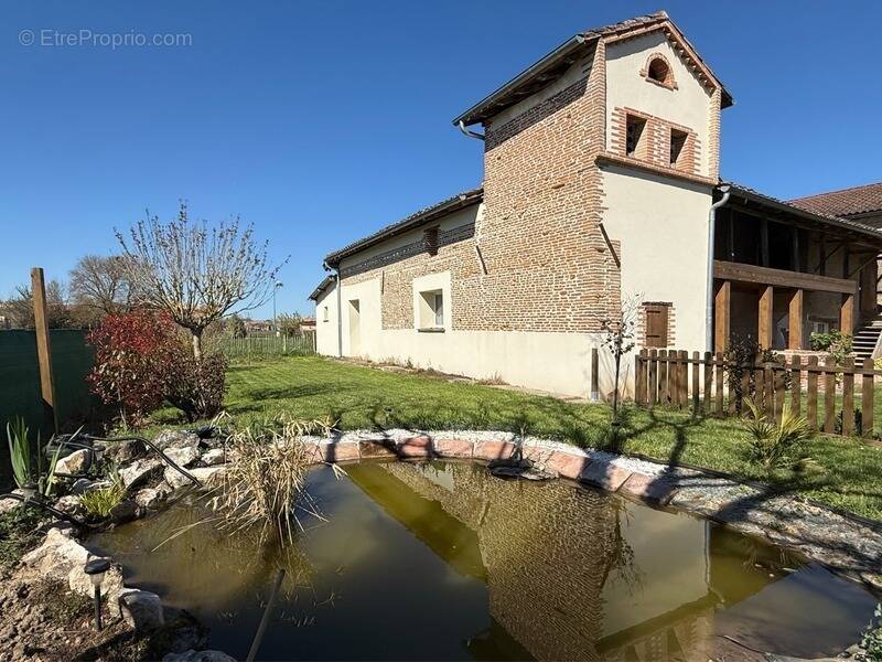 Maison à BARRY-D&#039;ISLEMADE