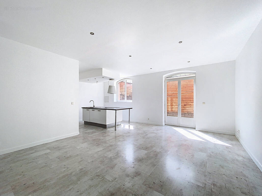 Appartement à SAINT-ETIENNE