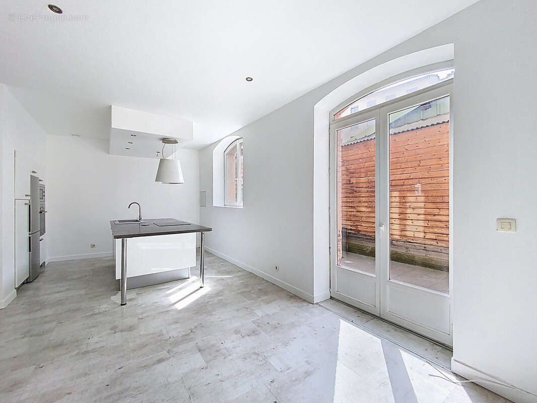 Appartement à SAINT-ETIENNE