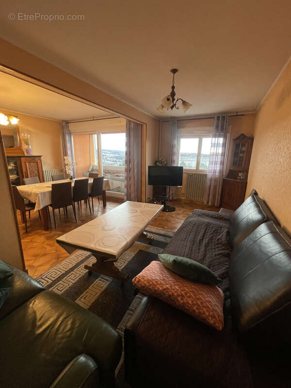 Appartement à SAINT-ETIENNE