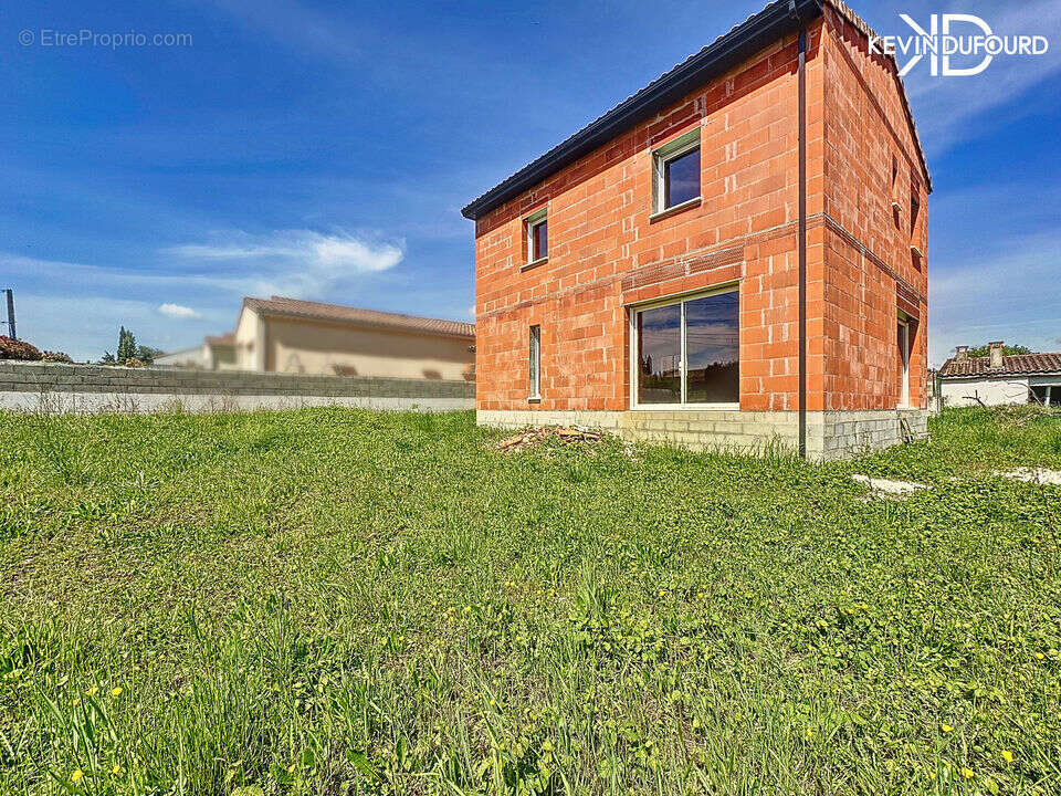 Maison à LAVILLEDIEU