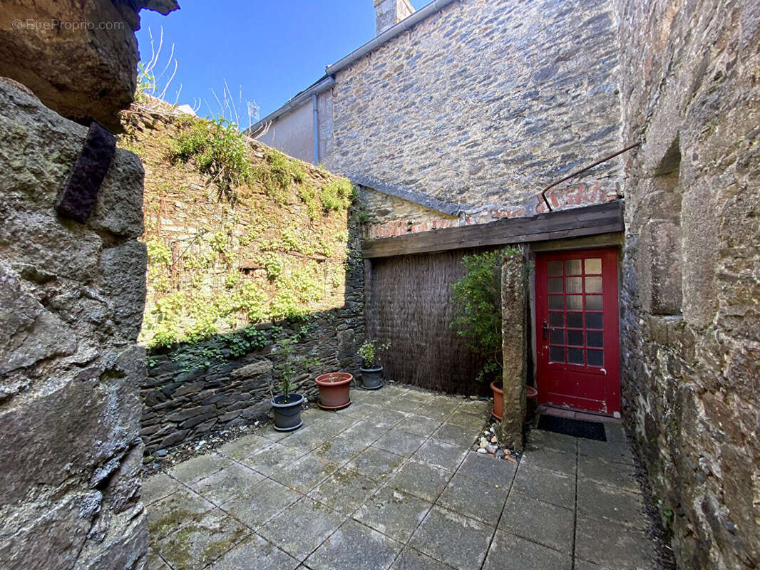 Maison à PLEYBER-CHRIST