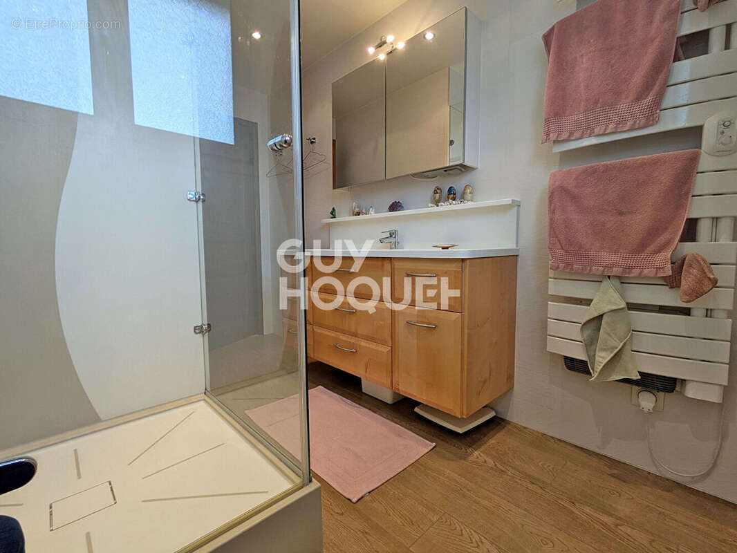 Maison à ECOLE-VALENTIN