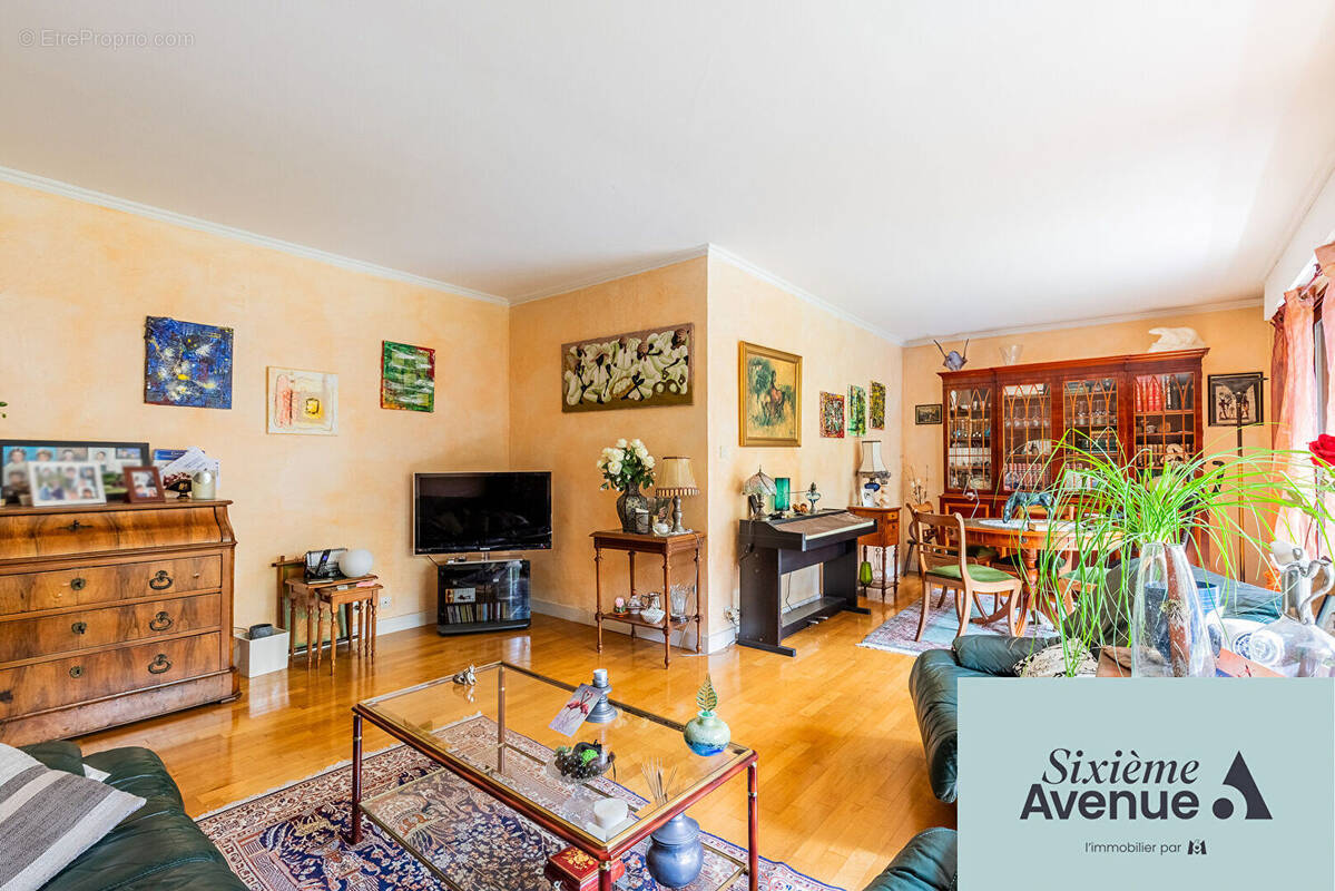 Appartement à CHILLY-MAZARIN