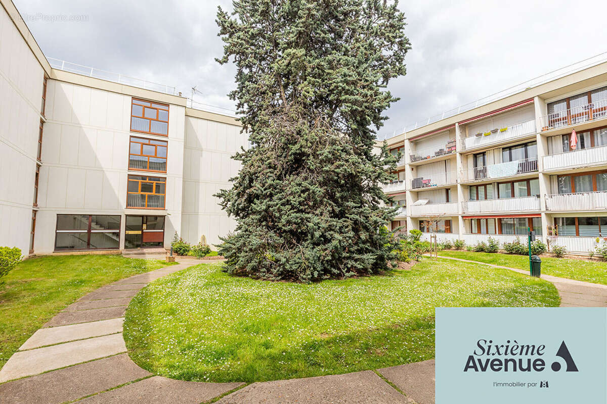 Appartement à CHILLY-MAZARIN