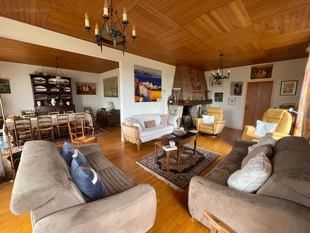 Maison à AIXE-SUR-VIENNE