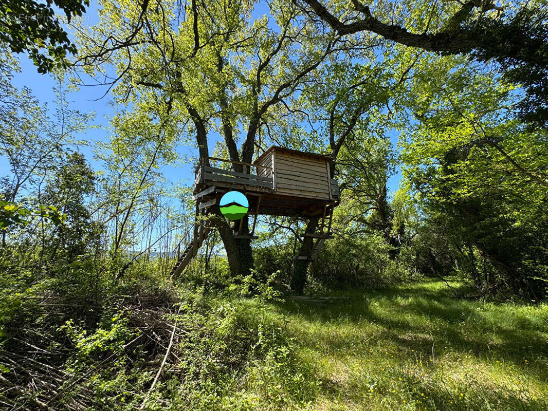 Maison à VILLES-SUR-AUZON