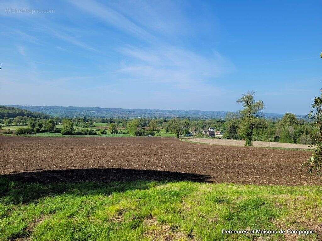 Maison à SAINT-POIS