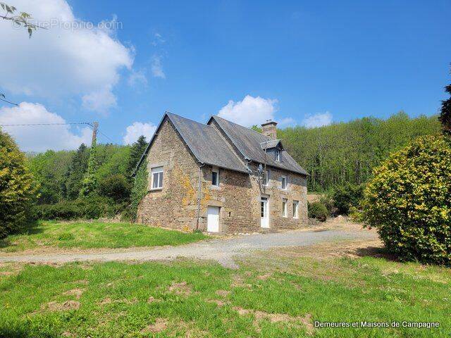 Maison à SAINT-POIS