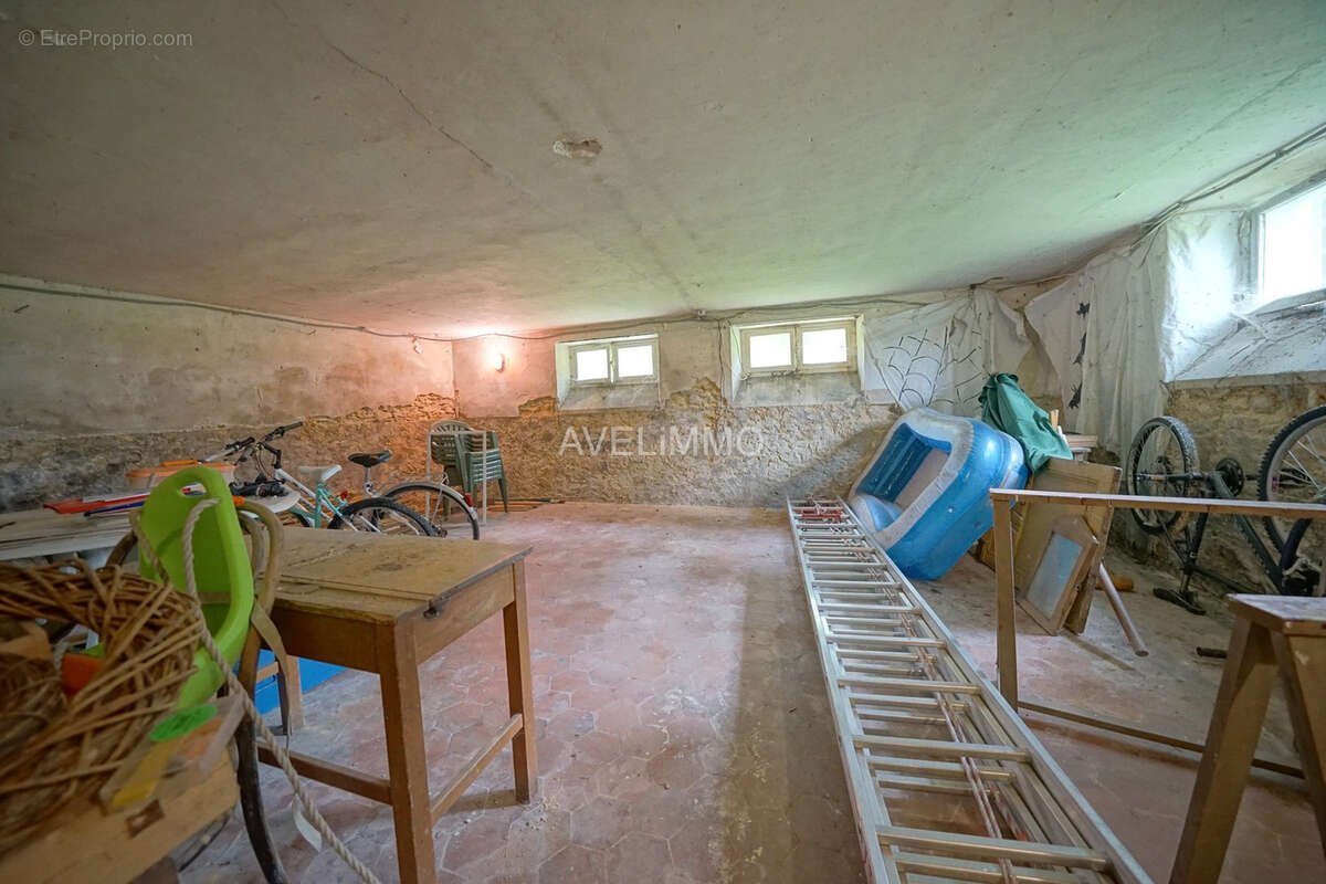 Maison à LA QUEUE-LES-YVELINES