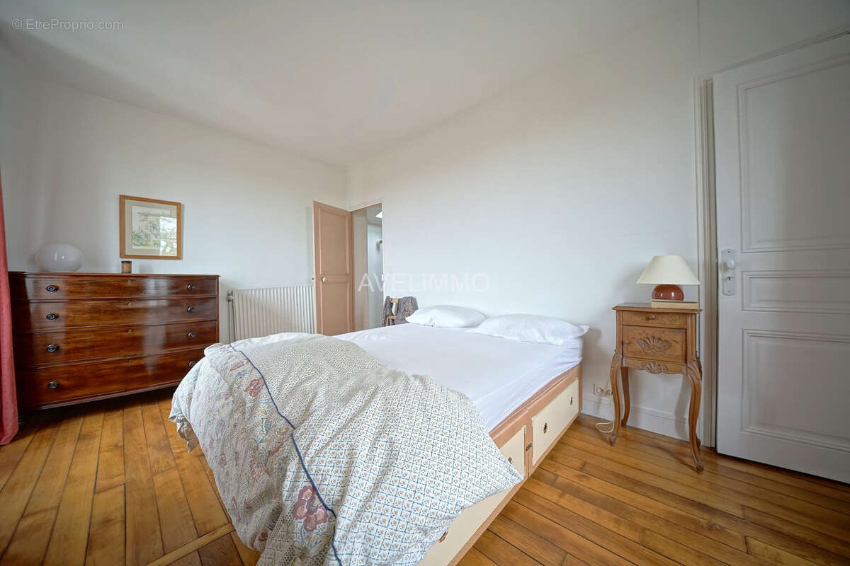 Maison à LA QUEUE-LES-YVELINES