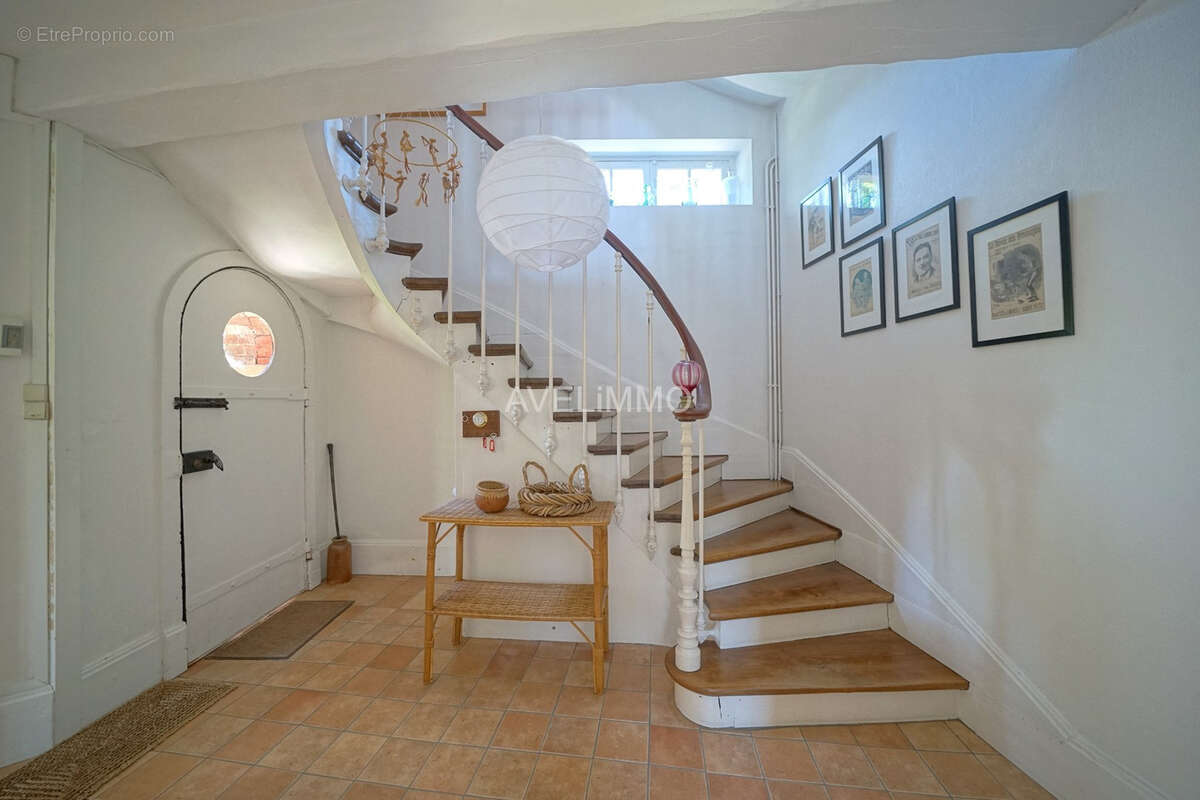 Maison à LA QUEUE-LES-YVELINES