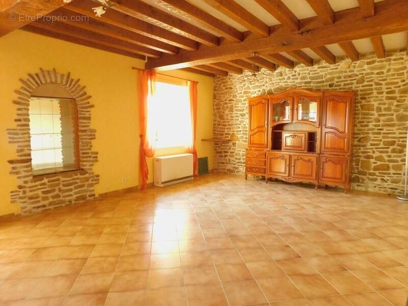 Maison à LA CHAPELLE-JANSON