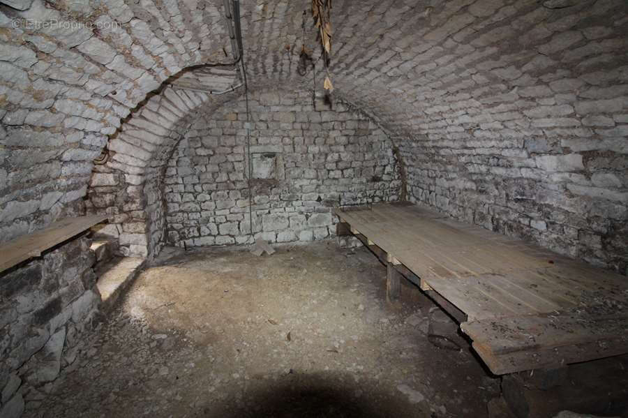 Maison à BRINON-SUR-BEUVRON