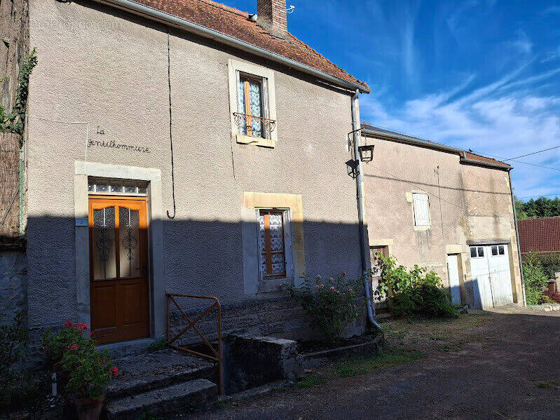 Maison à BRINON-SUR-BEUVRON