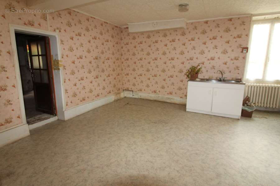 Maison à BRINON-SUR-BEUVRON