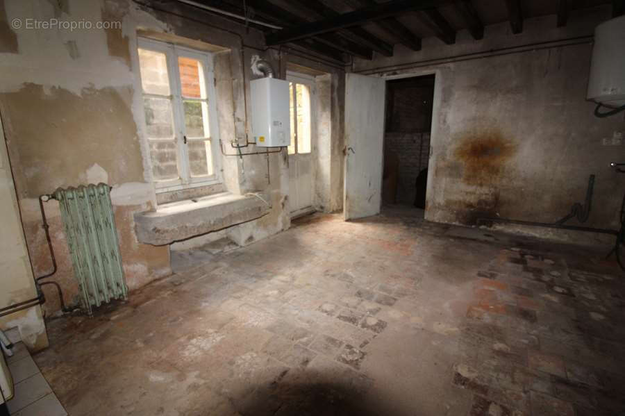 Maison à BRINON-SUR-BEUVRON