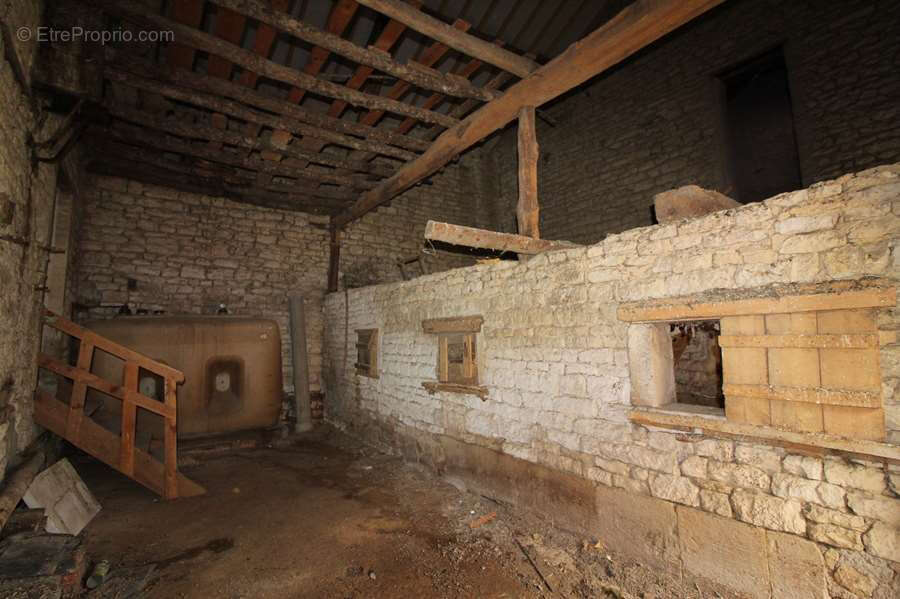 Maison à BRINON-SUR-BEUVRON