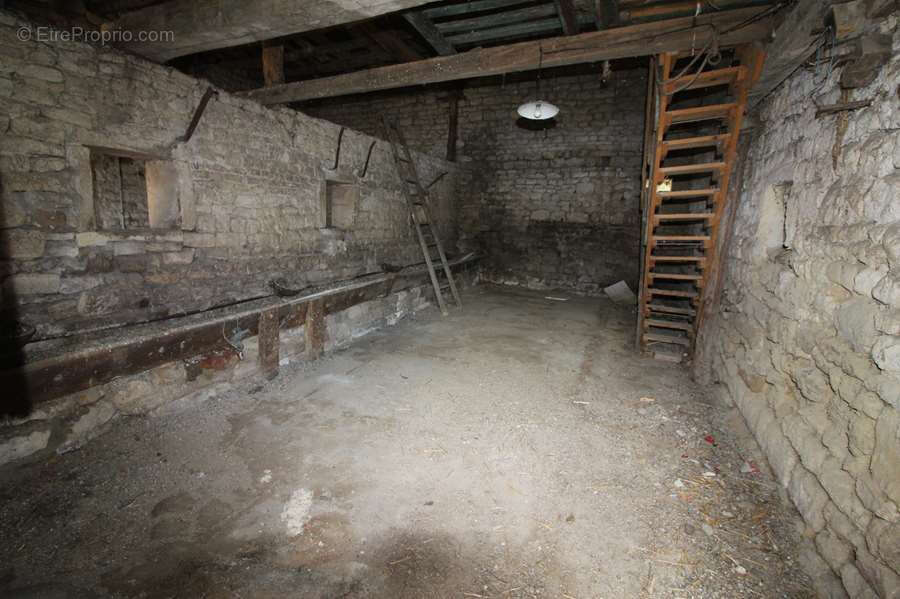 Maison à BRINON-SUR-BEUVRON