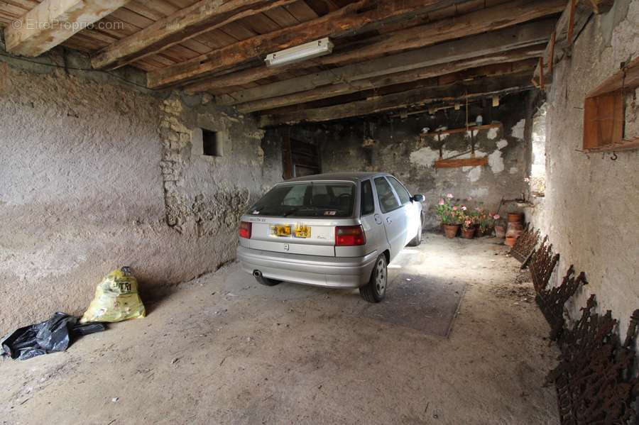 Maison à BRINON-SUR-BEUVRON