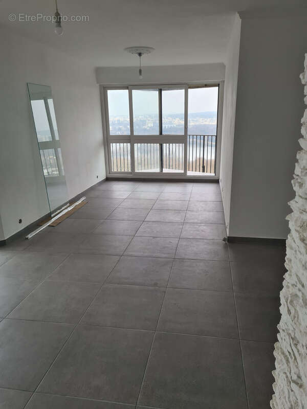 Appartement à GRIGNY