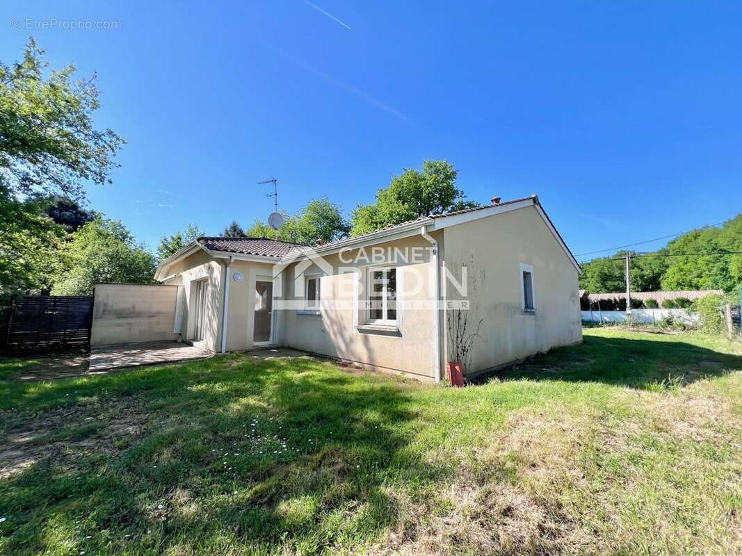 Maison à BEYCHAC-ET-CAILLAU