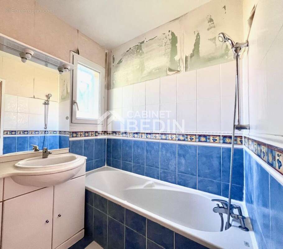 Maison à BEYCHAC-ET-CAILLAU