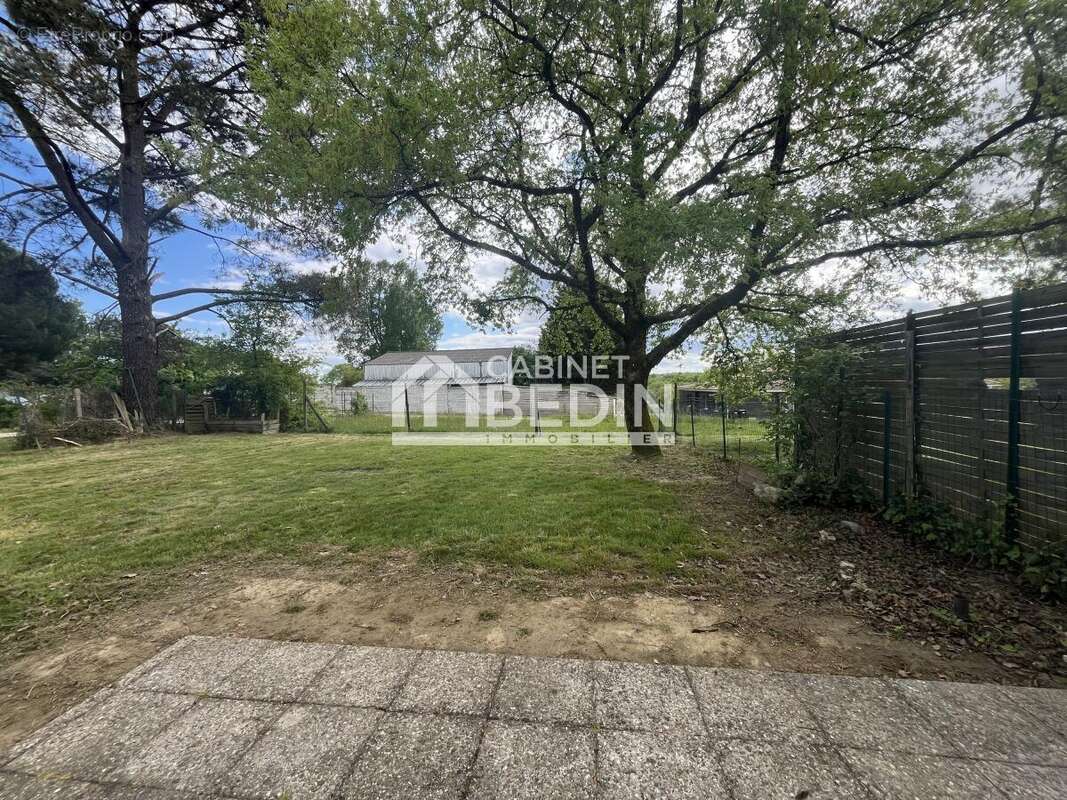 Maison à BEYCHAC-ET-CAILLAU