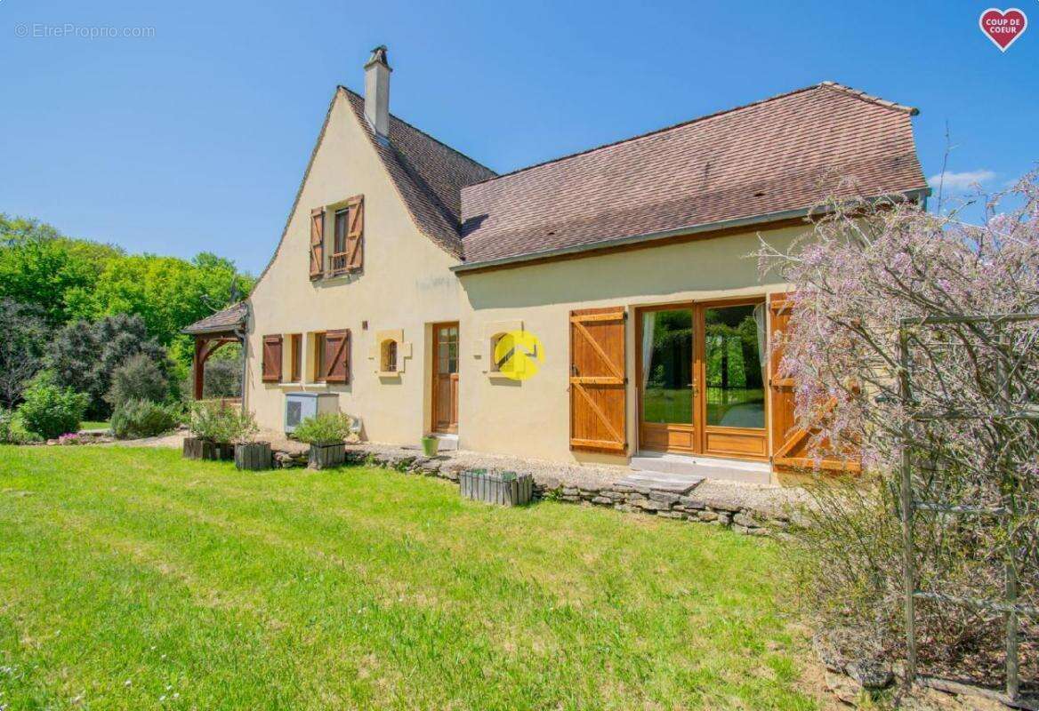 Maison à LE BUISSON-DE-CADOUIN