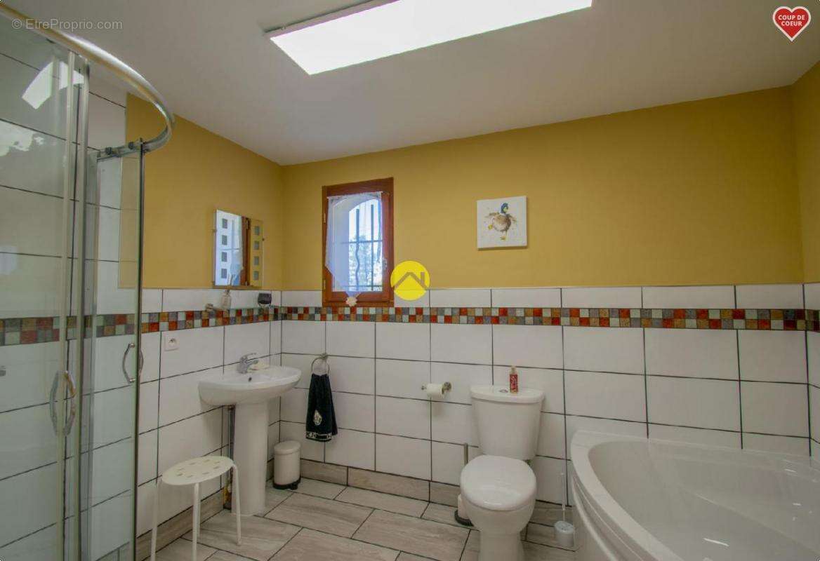 Maison à LE BUISSON-DE-CADOUIN