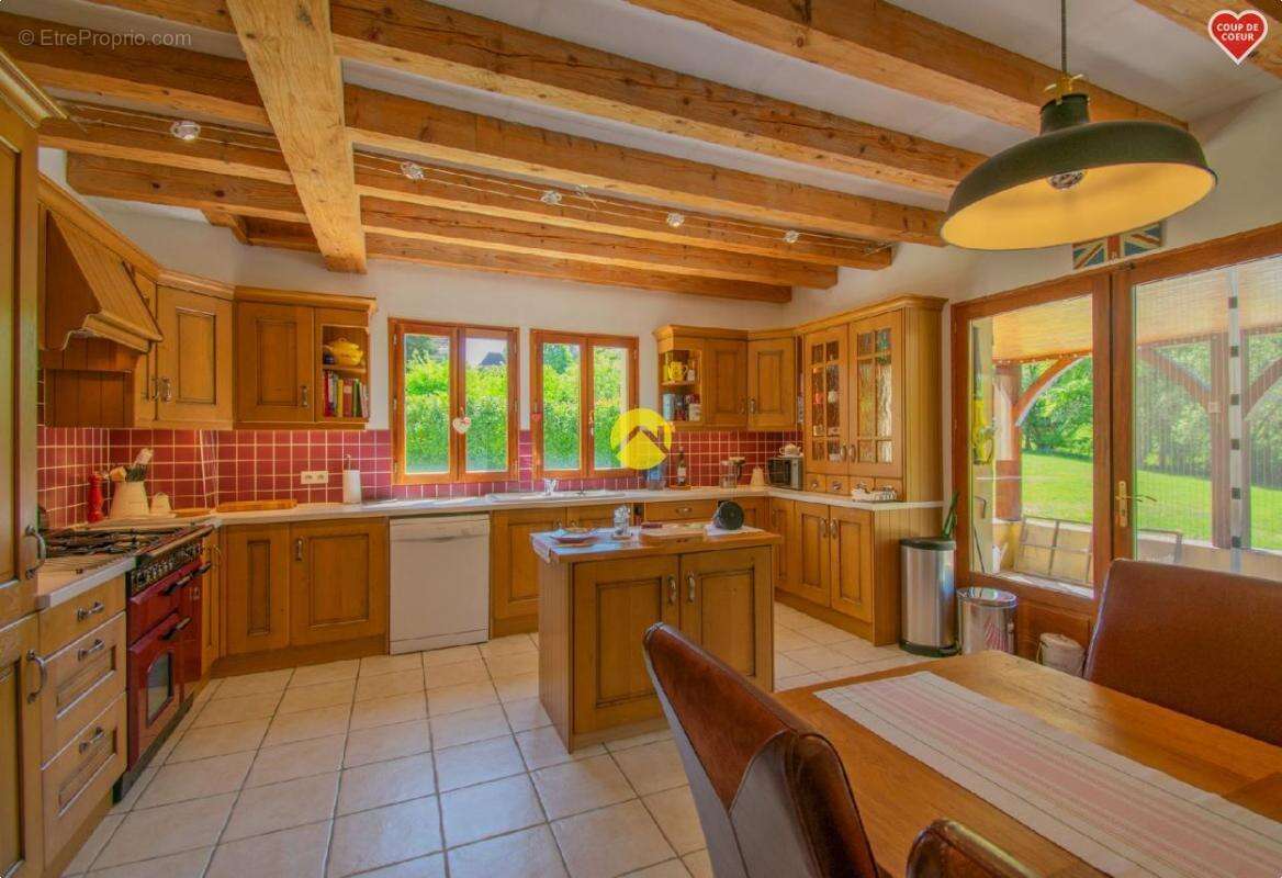 Maison à LE BUISSON-DE-CADOUIN