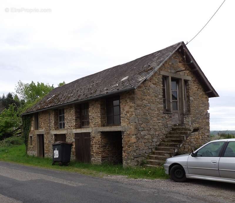 Maison à LAGARDE-ENVAL