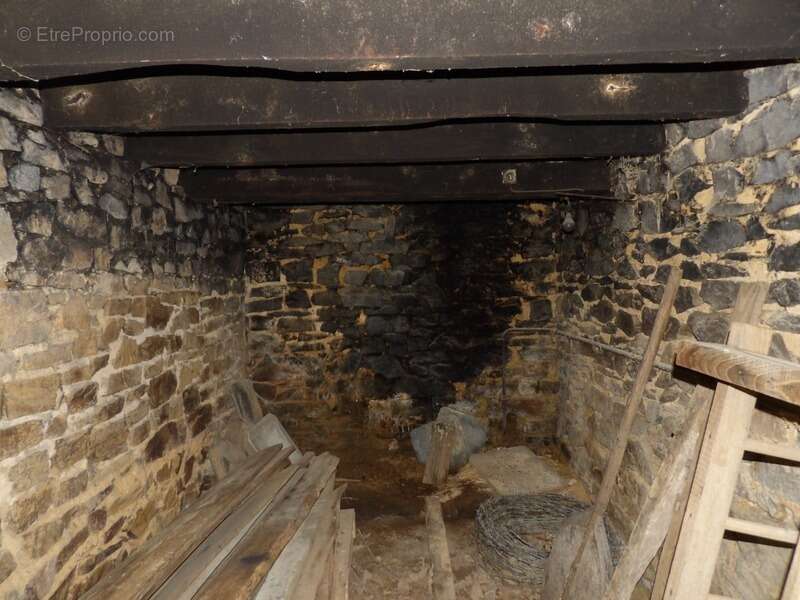 Maison à LAGARDE-ENVAL