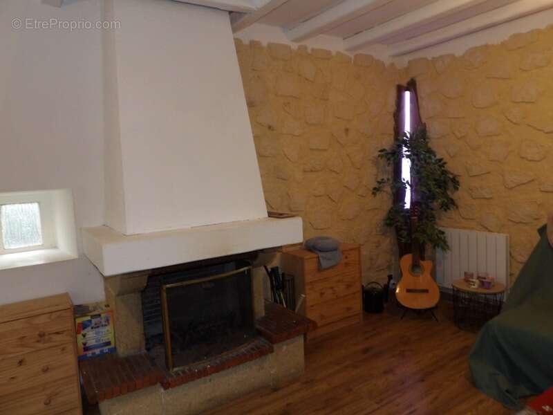 Maison à LAGARDE-ENVAL