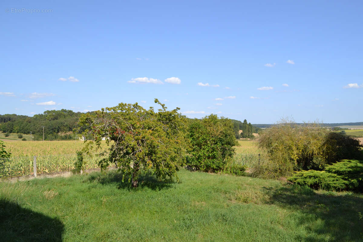 Maison à SAINT-REMY-SUR-CREUSE