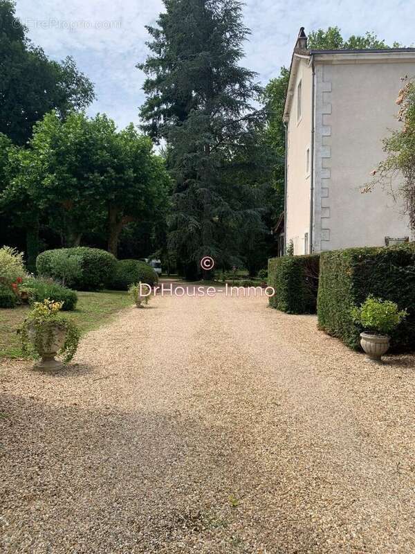 Maison à ANTONNE-ET-TRIGONANT