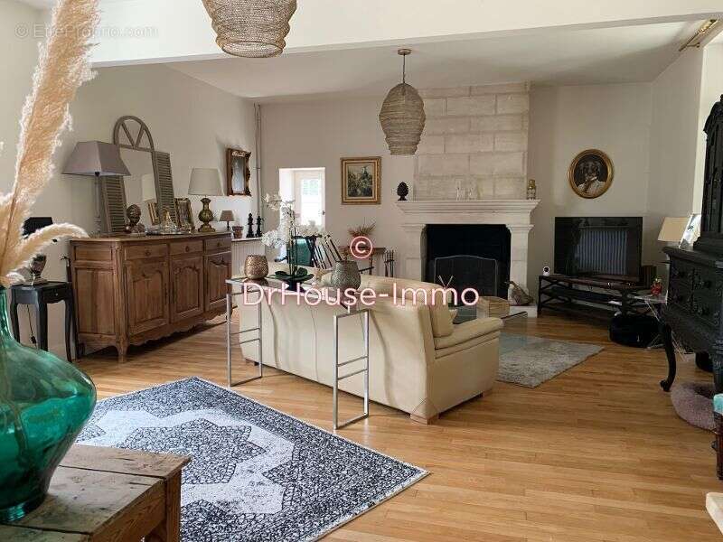 Maison à ANTONNE-ET-TRIGONANT