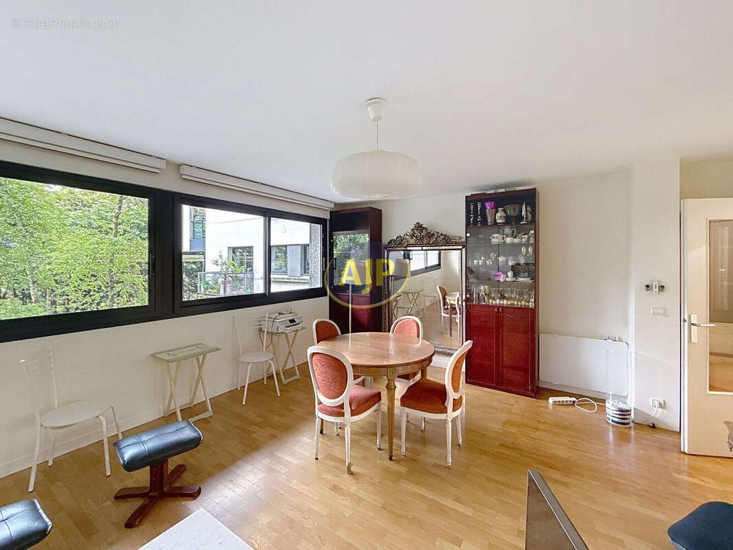 Appartement à PARIS-15E