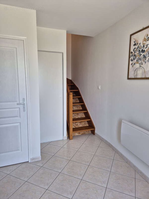 Maison à SAINT-LAURENT-DE-LA-PREE