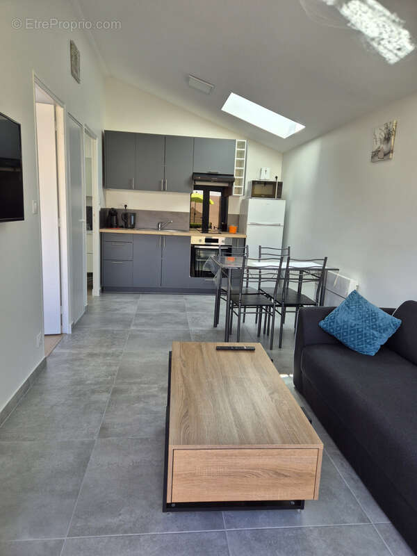 Maison à SAINT-LAURENT-DE-LA-PREE