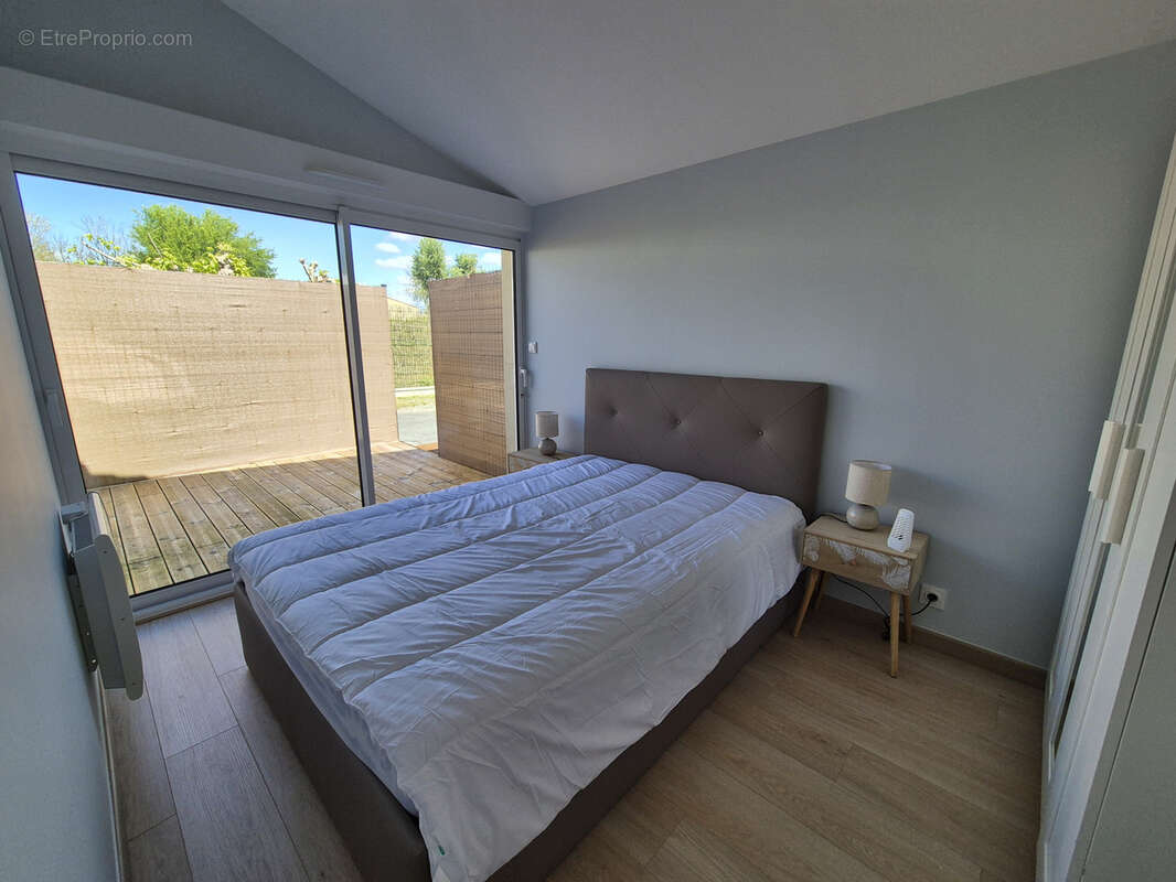 Maison à SAINT-LAURENT-DE-LA-PREE